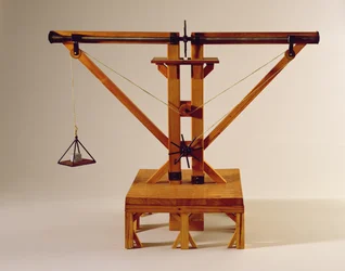 Modellrekonstruktion von da Vincis Entwurf für einen Doppelwindenkran